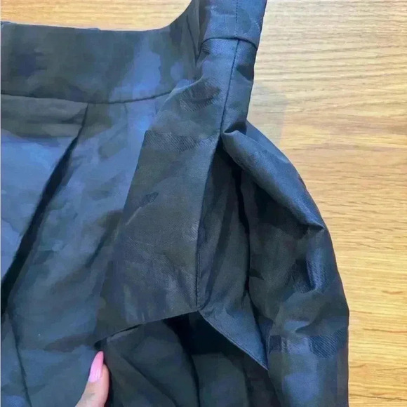 NWT Banana Republic- Black & Blue Camo Skirt w/Pockets - Size 12 - Picture 3 of 8